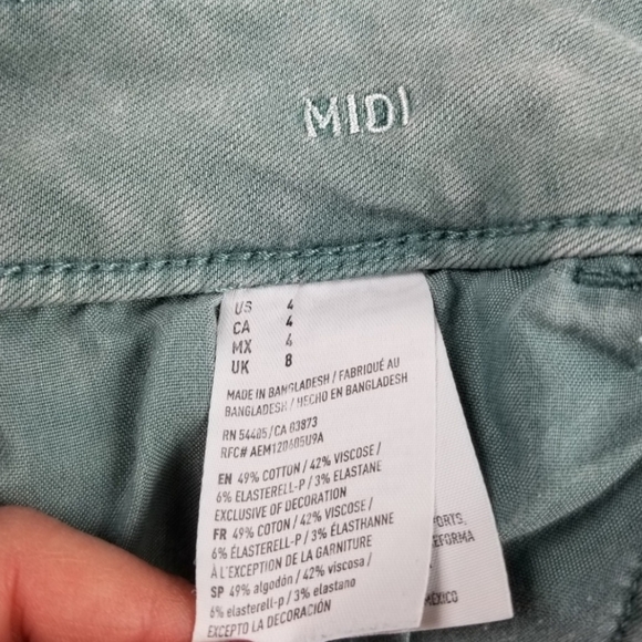 American Eagle| light blue midi shorts size 4 - Picture 2 of 6